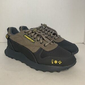 Unisex, Spyder x Reebok Classic Leather Trail sneaker. Charcoal and Dk. Green!